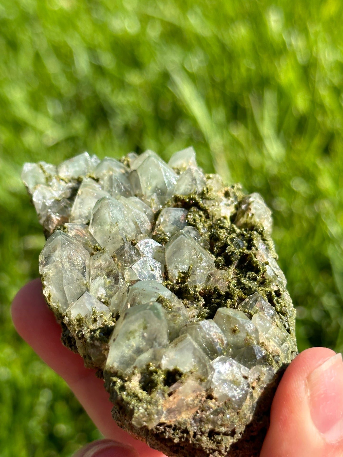 Phantom epidote and quartz