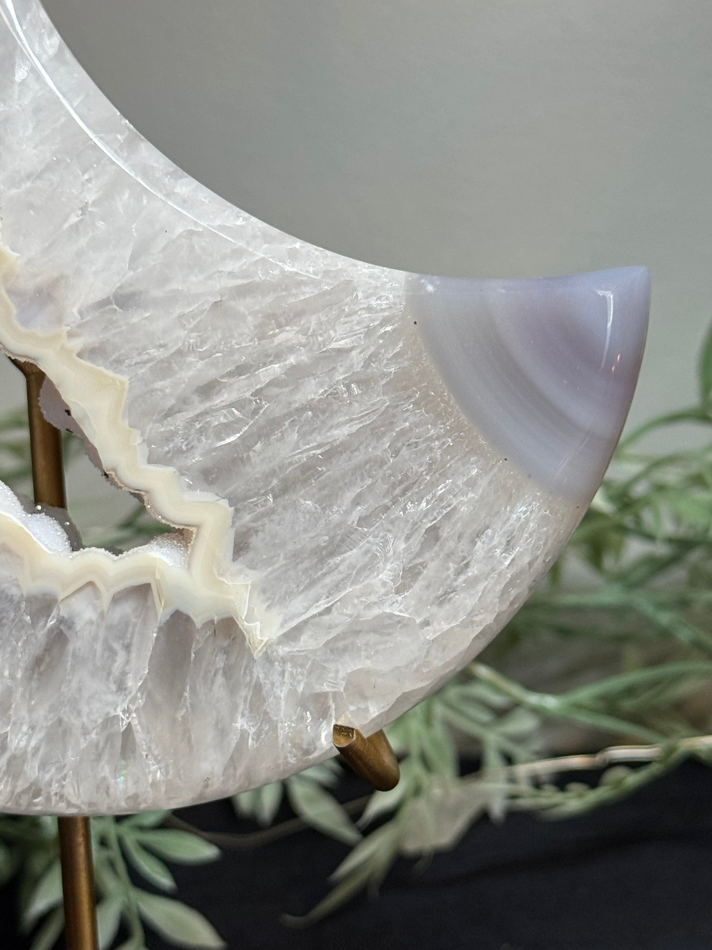 Agate moon