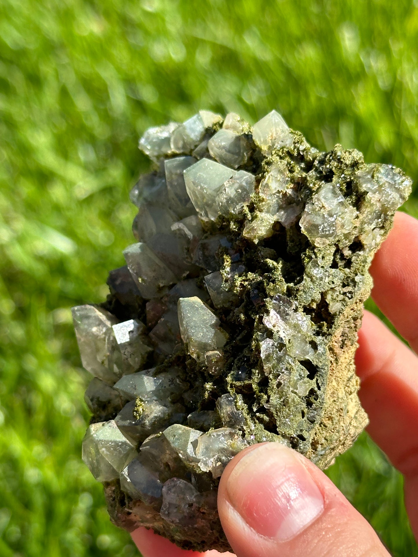 Phantom epidote and quartz