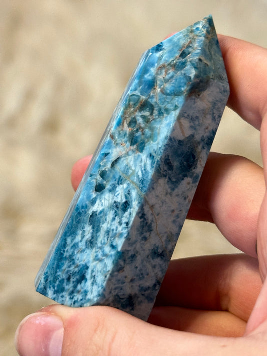 Blue apatite tower E - low color