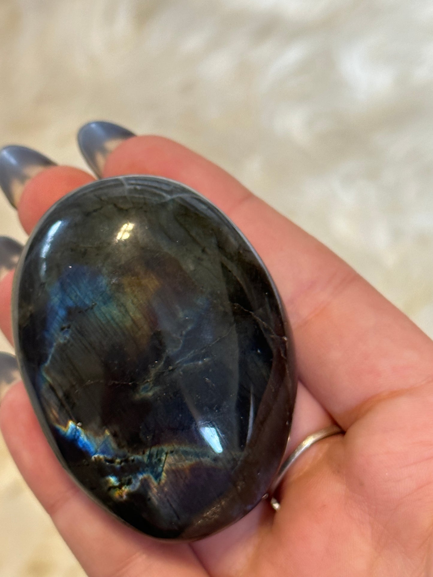 Labradorite palmstone