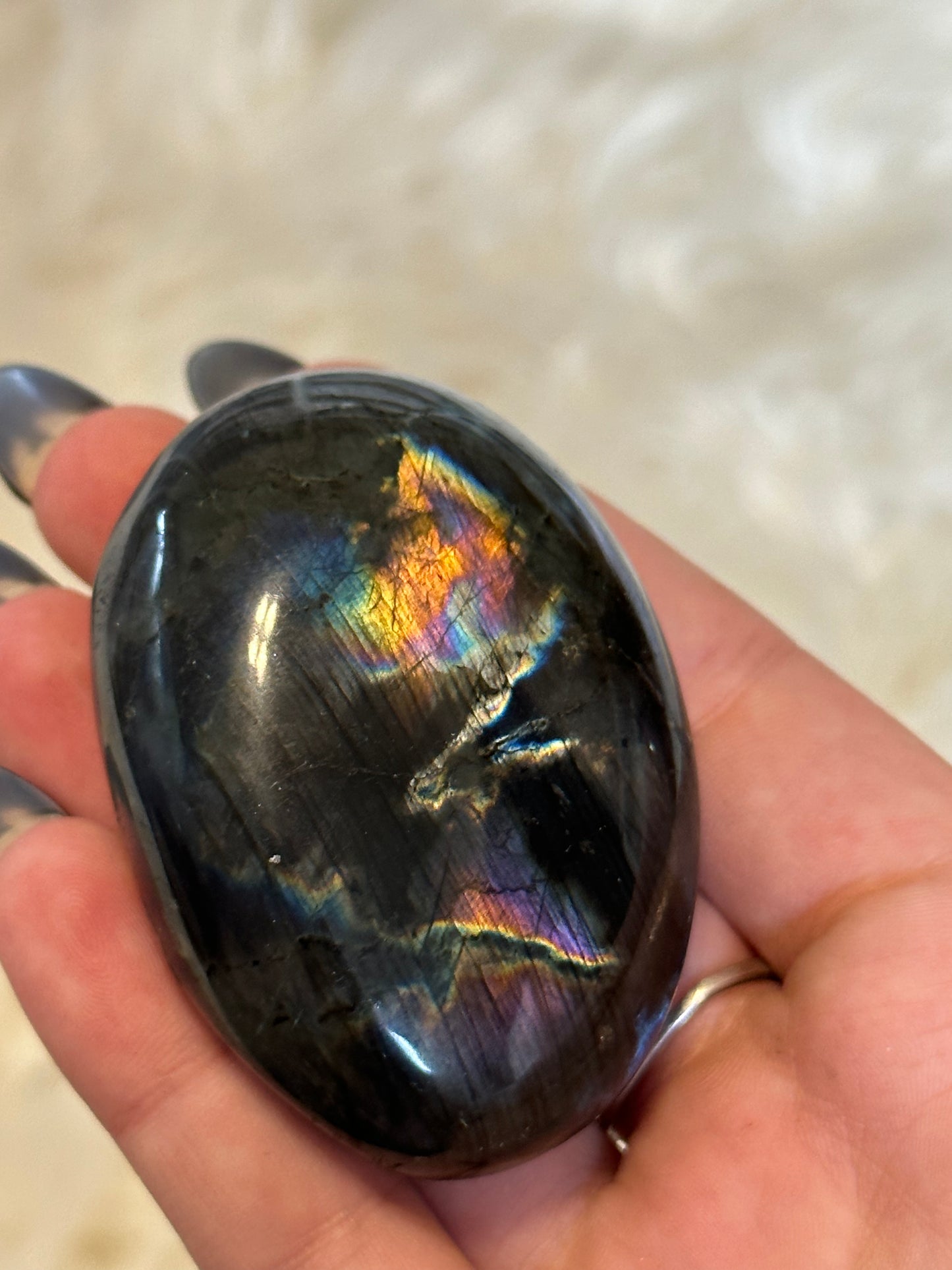 Labradorite palmstone