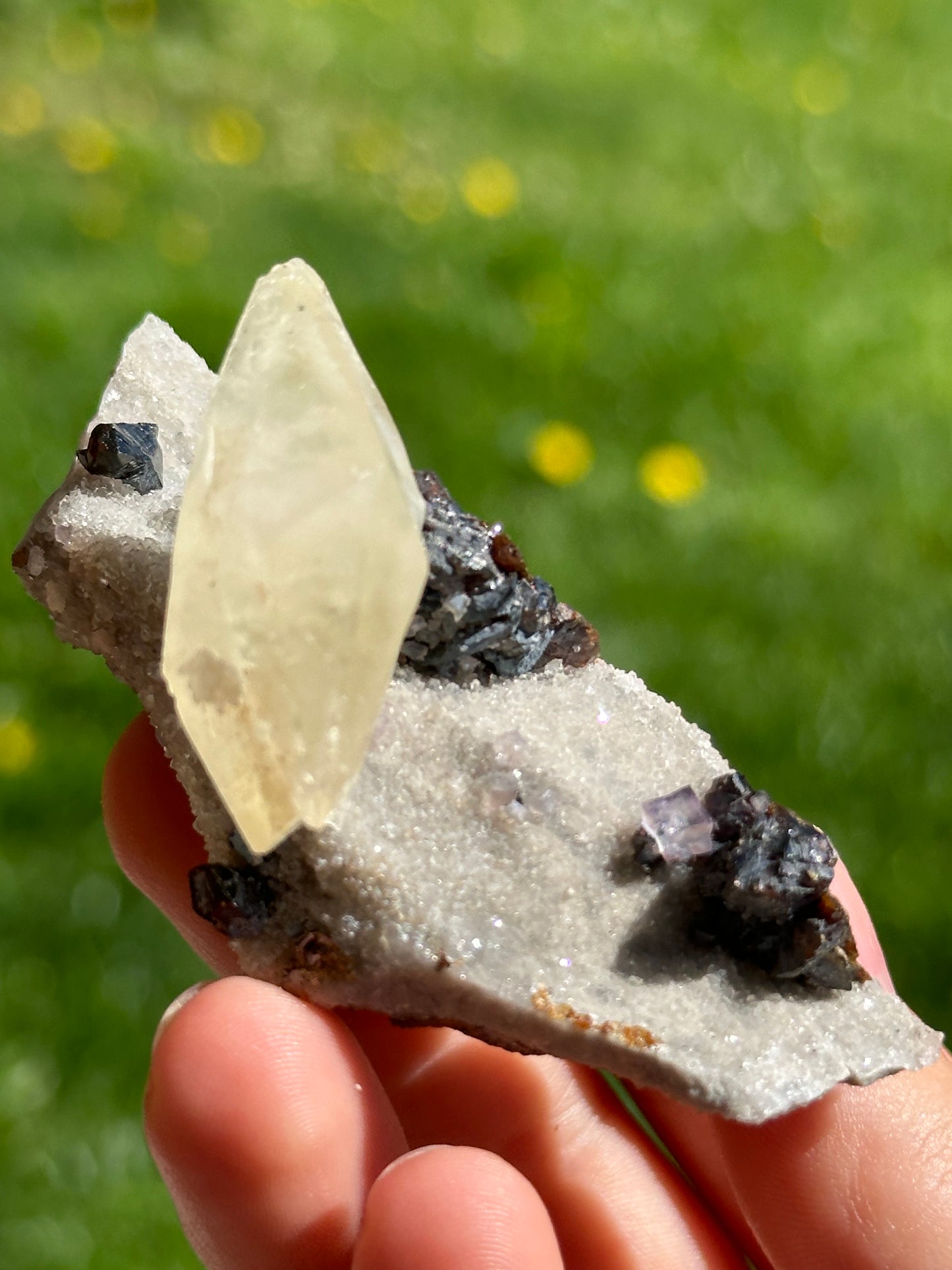 Elmwood calcite, sphalerite and fluorite