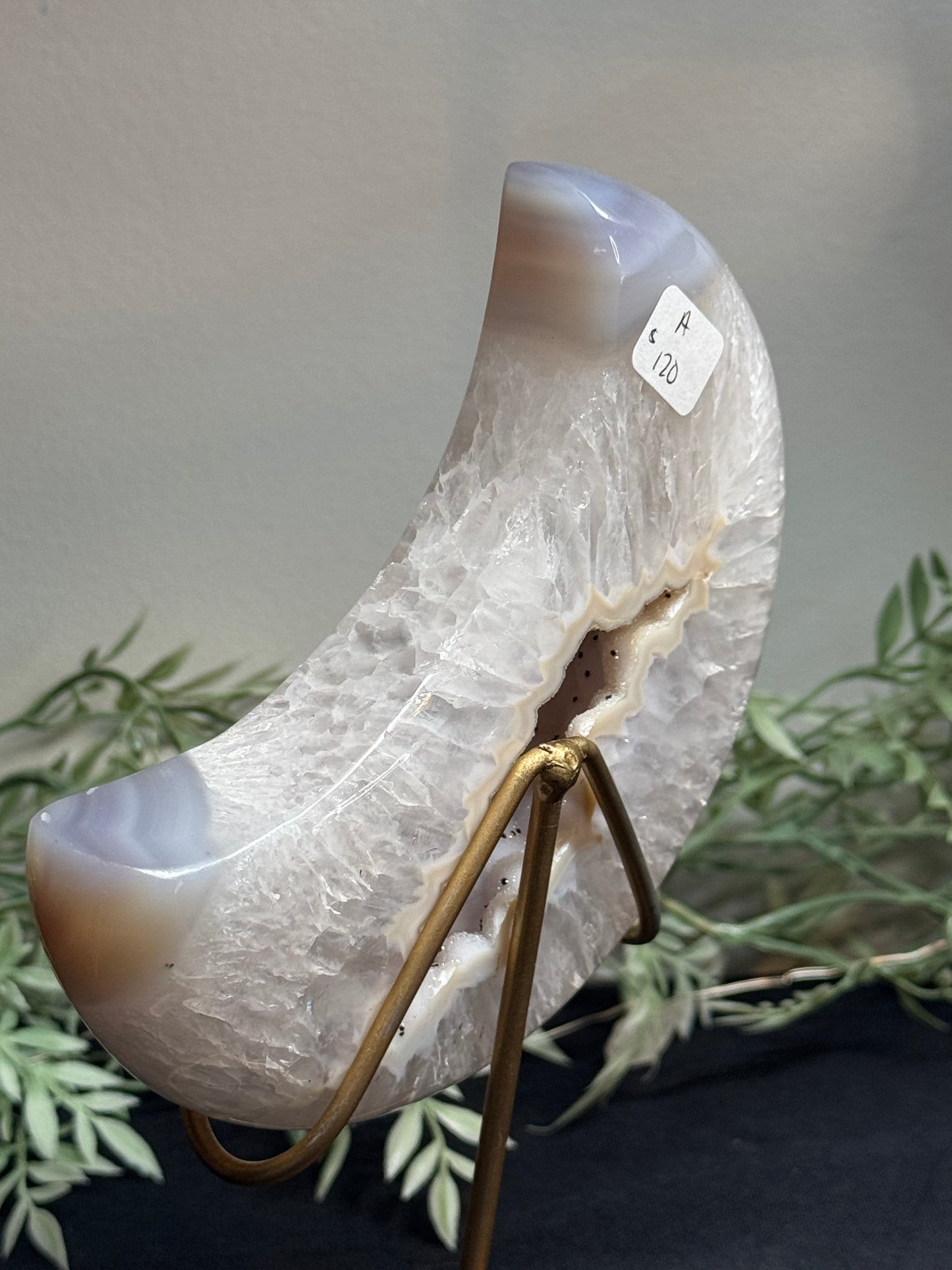 Agate moon