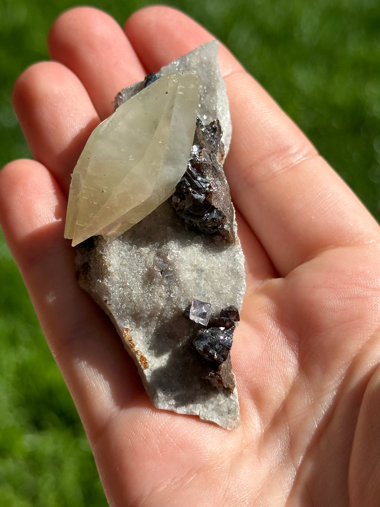 Elmwood calcite, sphalerite and fluorite