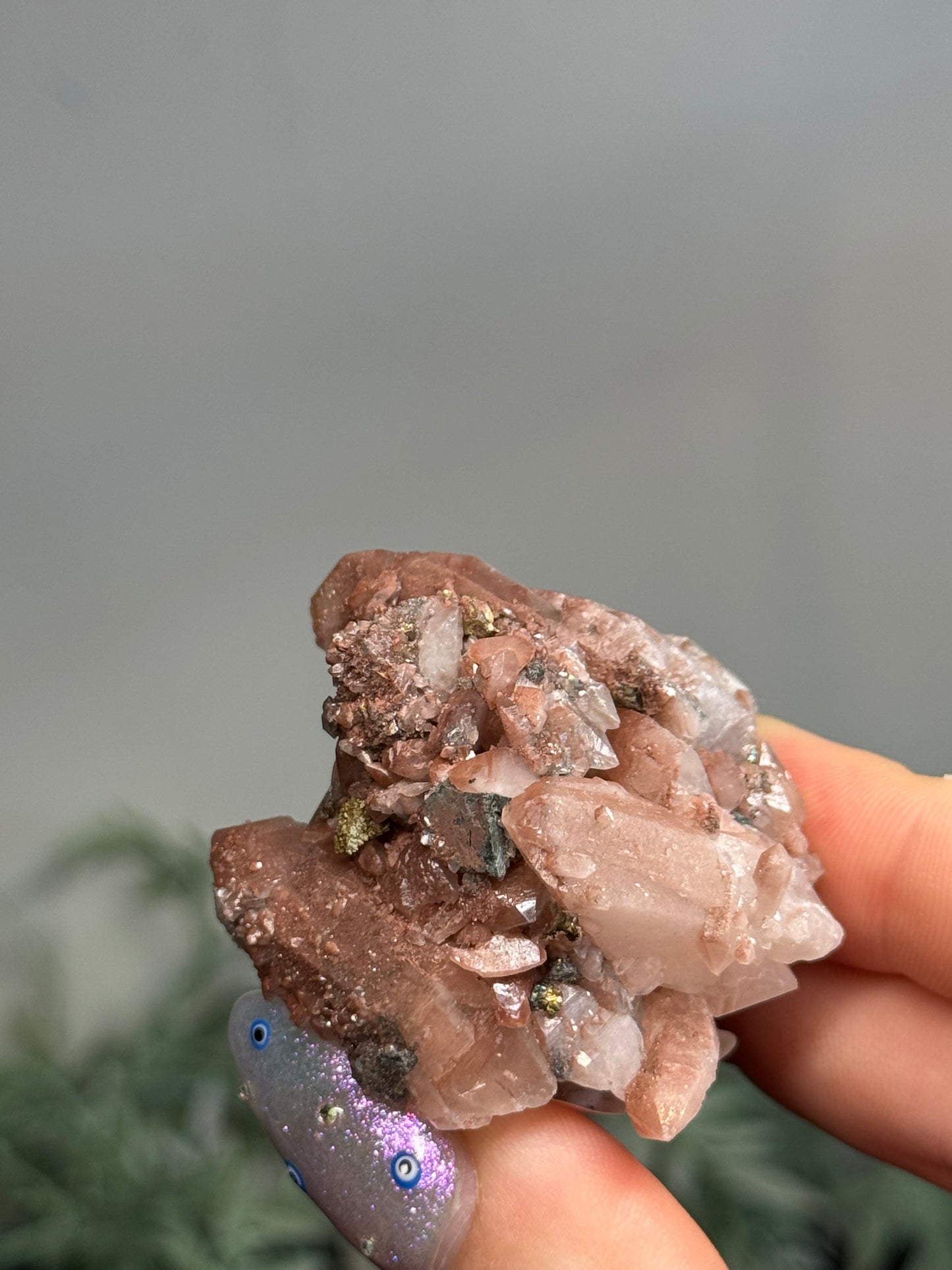 Chalcopyrite, Hematite, Quartz, Calcite - Mexico