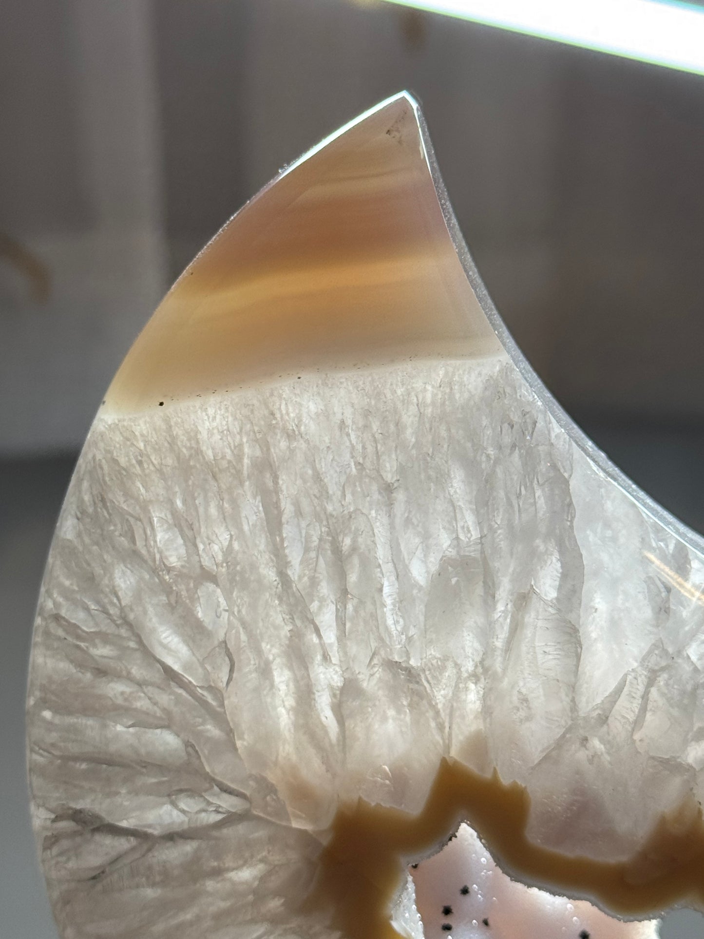 Agate moon