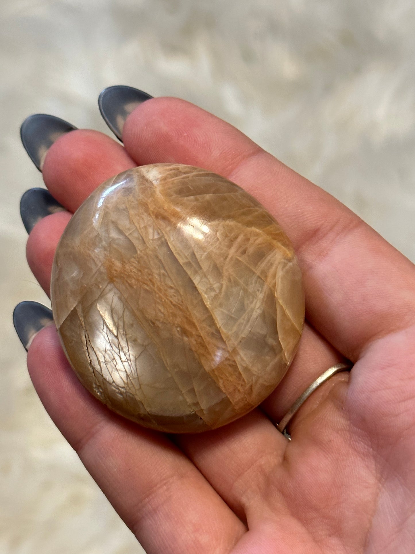 Flashy moonstone palmstone