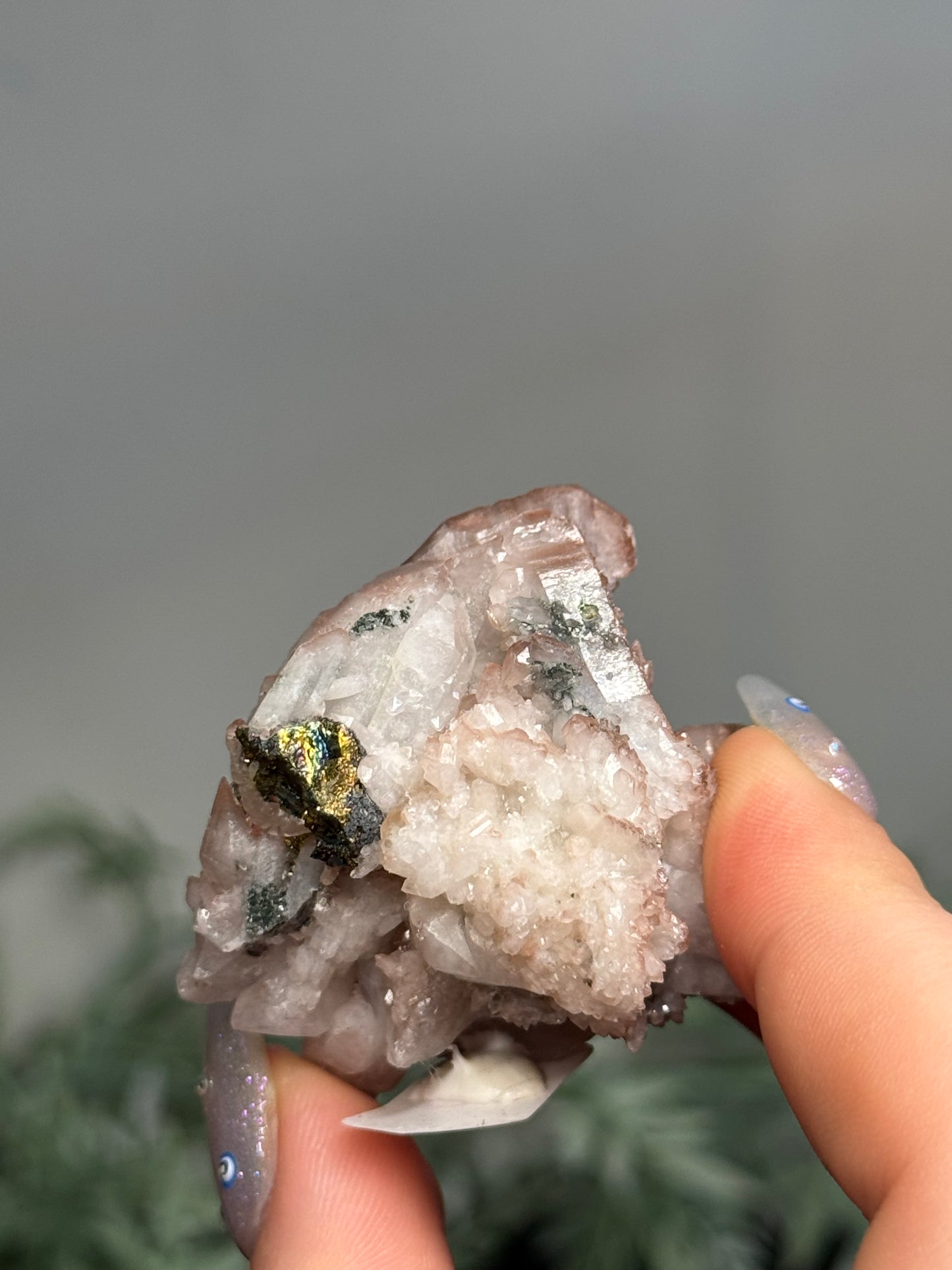 Chalcopyrite, Hematite, Quartz, Calcite - Mexico