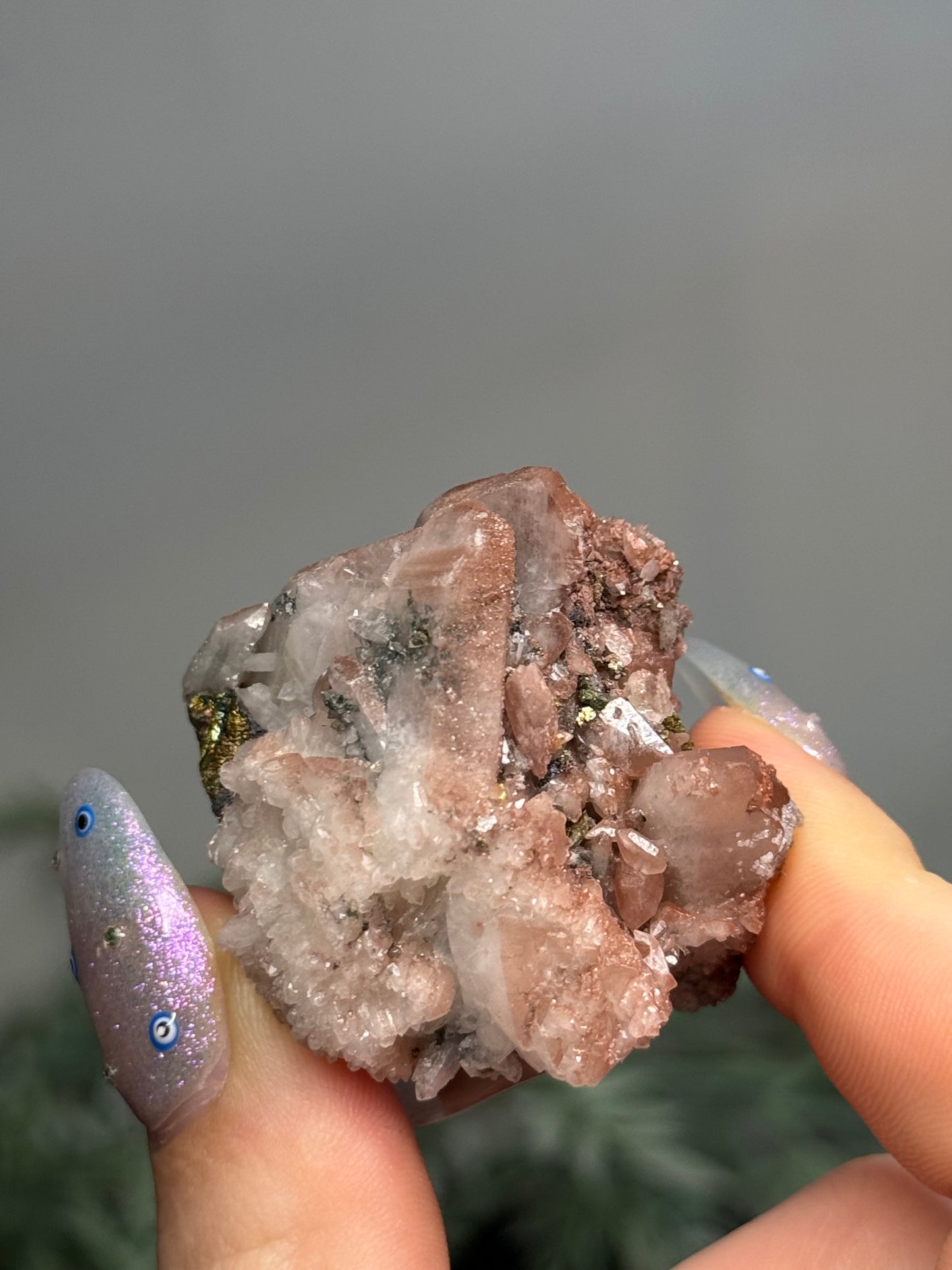 Chalcopyrite, Hematite, Quartz, Calcite - Mexico