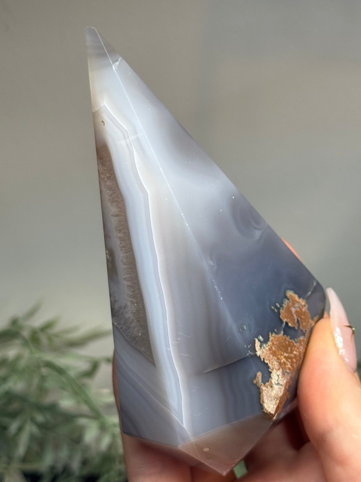 Agate pyramid