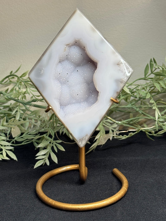 Agate diamond on stand - A
