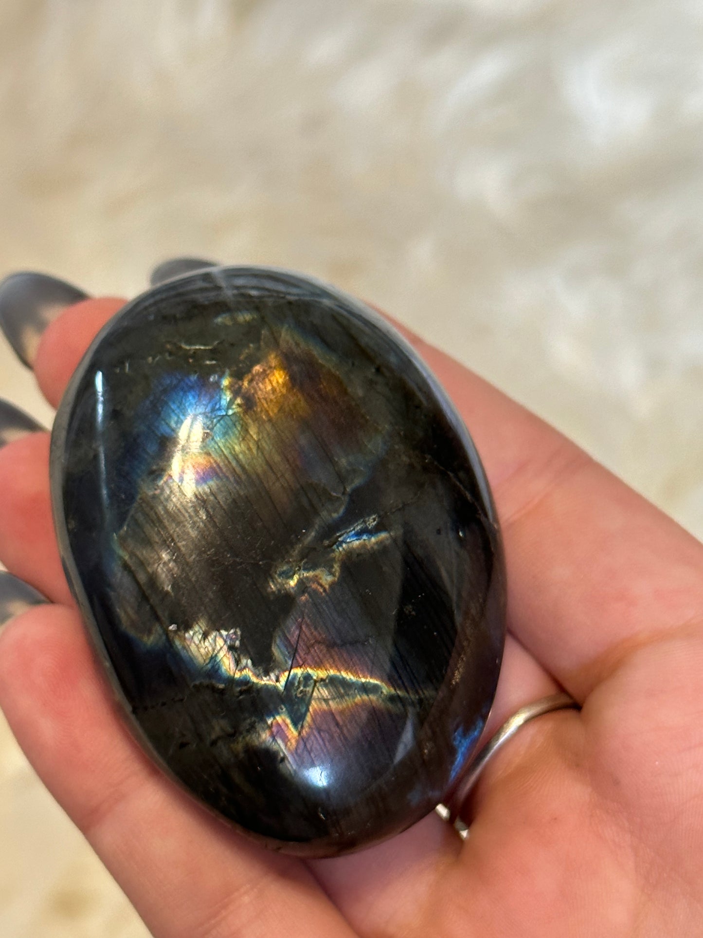 Labradorite palmstone