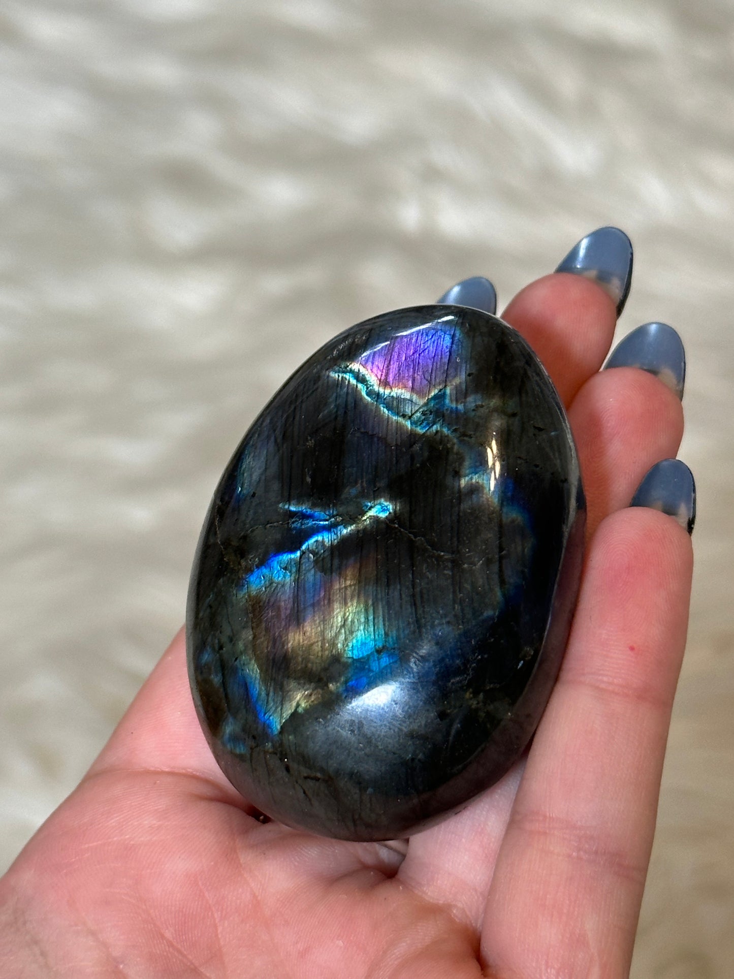 Labradorite palmstone