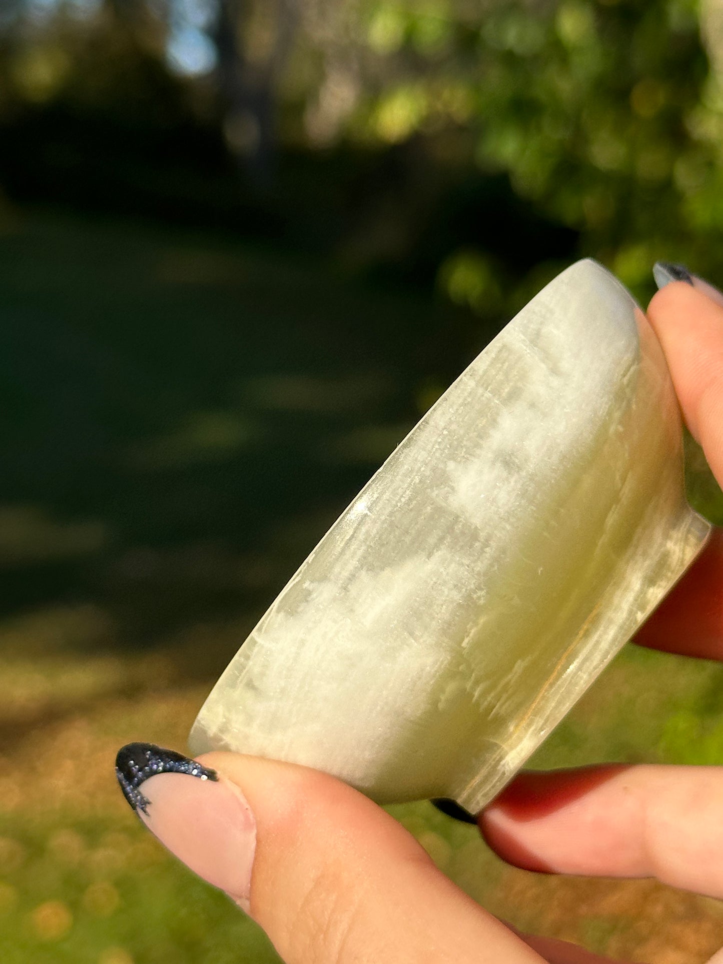 Green banded calcite (onyx) bowl