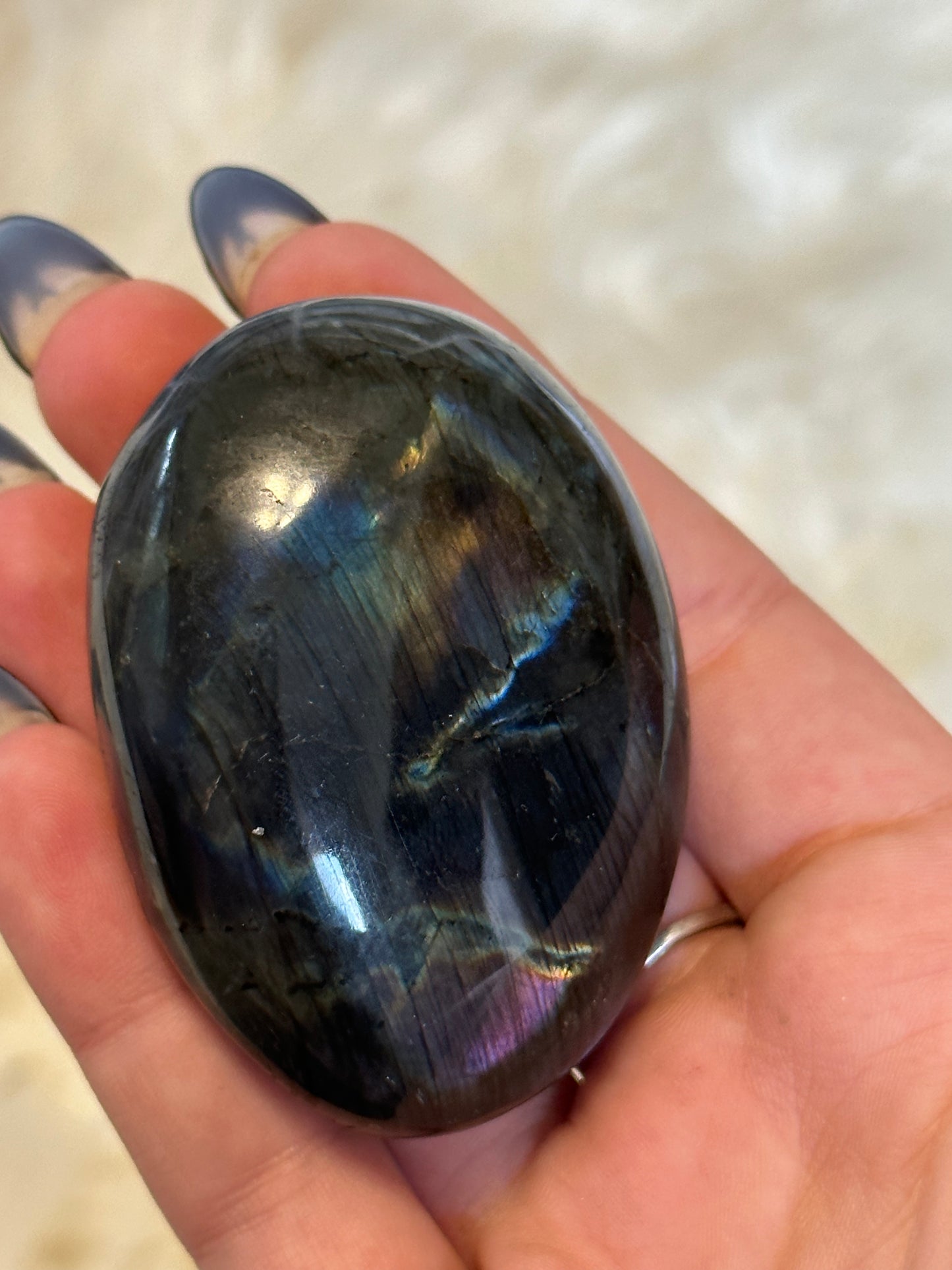 Labradorite palmstone