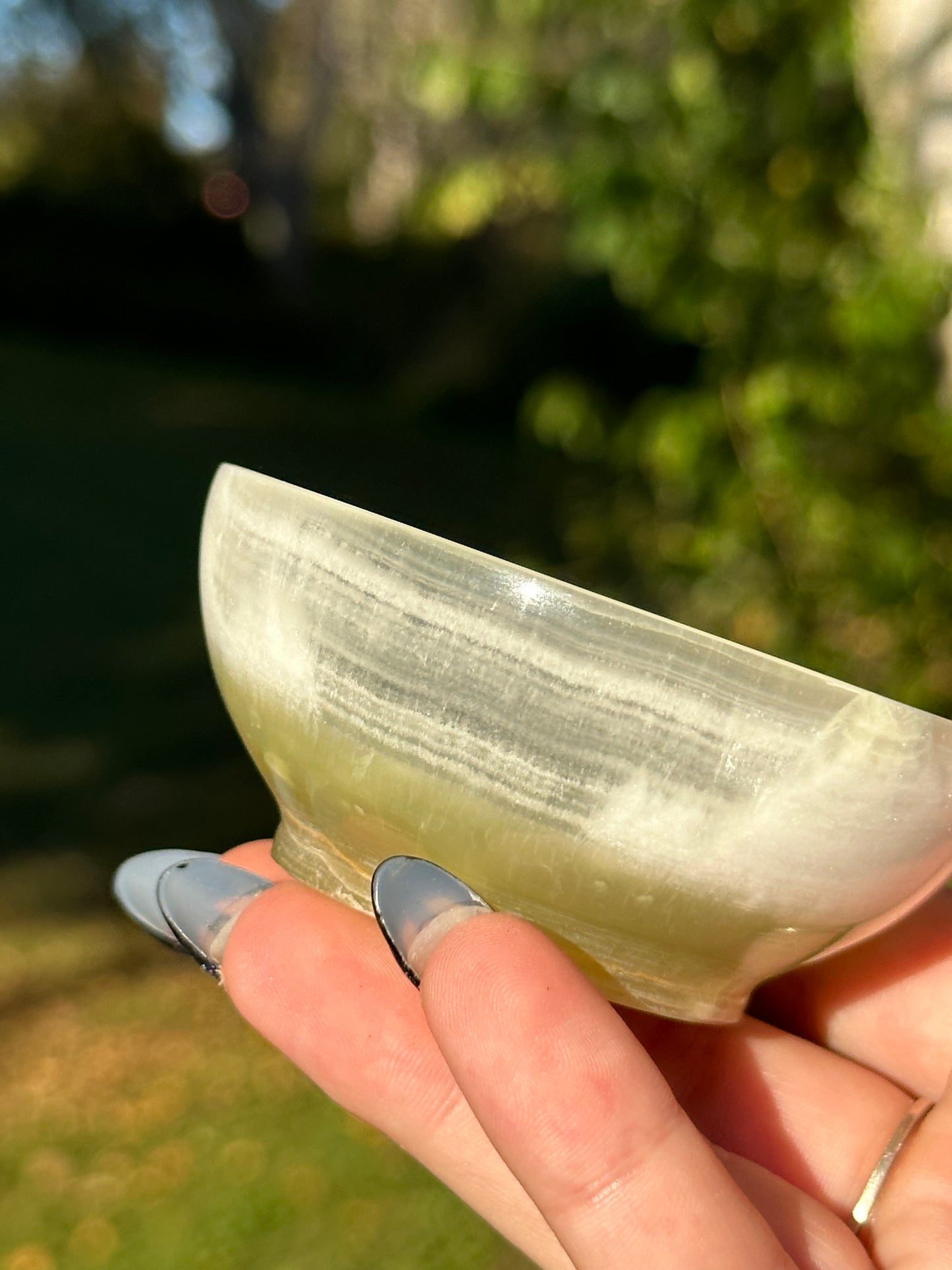 Green banded calcite (onyx) bowl