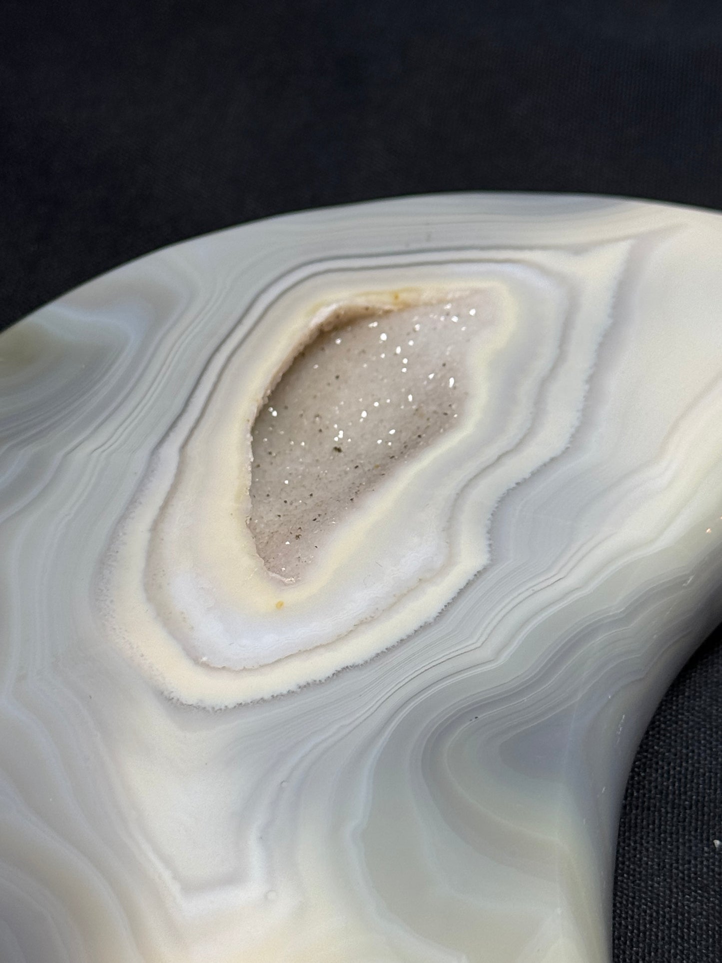 Agate moon with custom stand