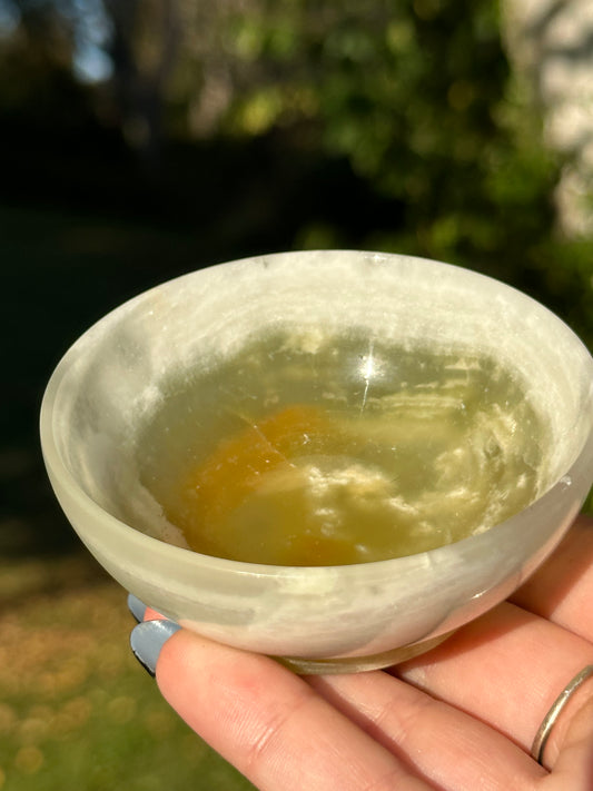 Green banded calcite (onyx) bowl