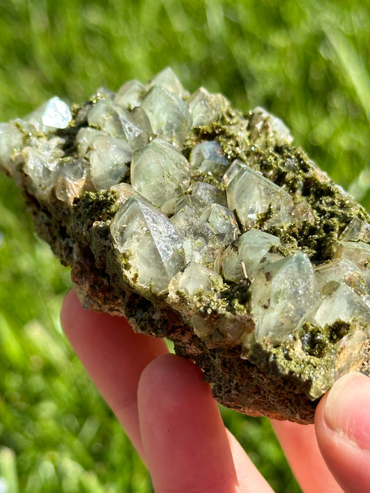 Phantom epidote and quartz