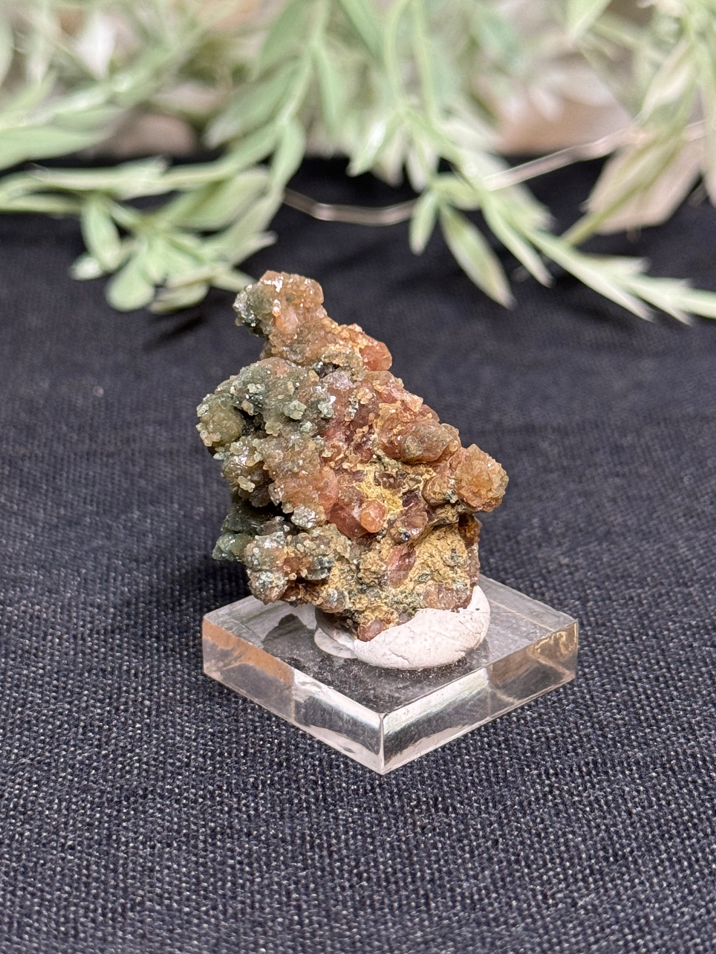 Ferruginous quartz with chromite -  Pennsylvania