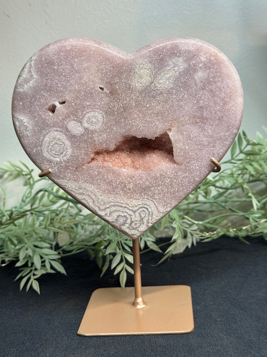 Pink amethyst heart