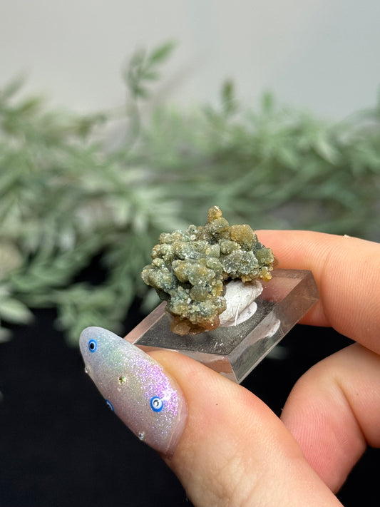 Ferruginous quartz with Chromite - Pennsylvania