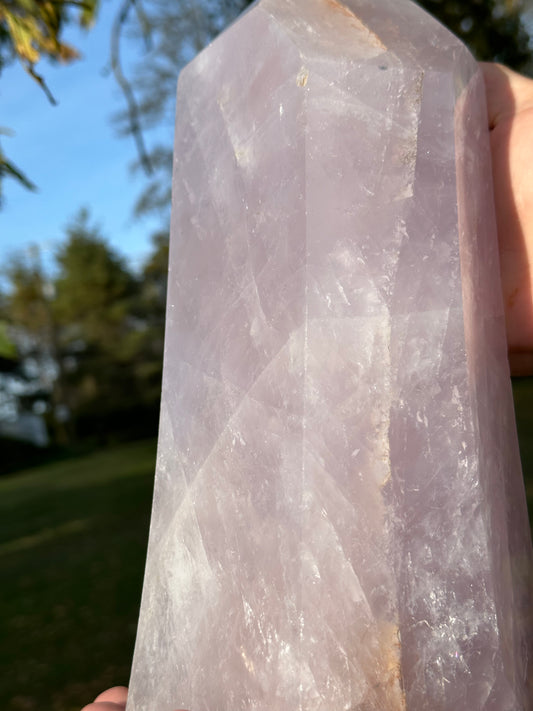 XXL Lavender Rose Quartz Tower