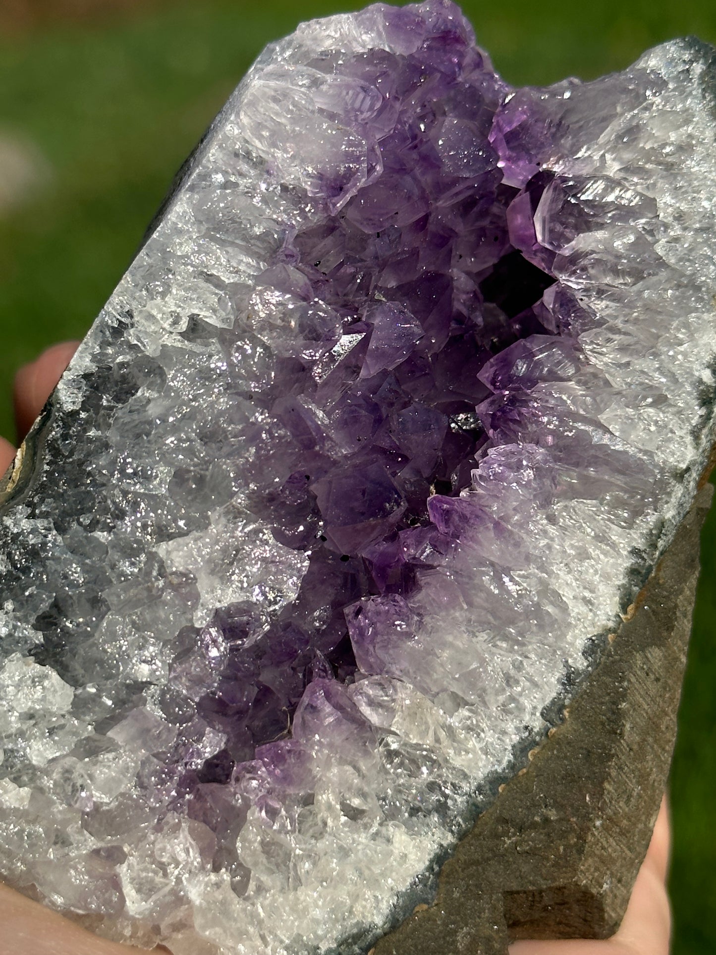 Amethyst Cut Base