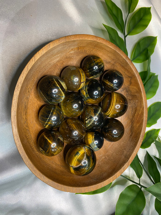 Tiger's eye spheres